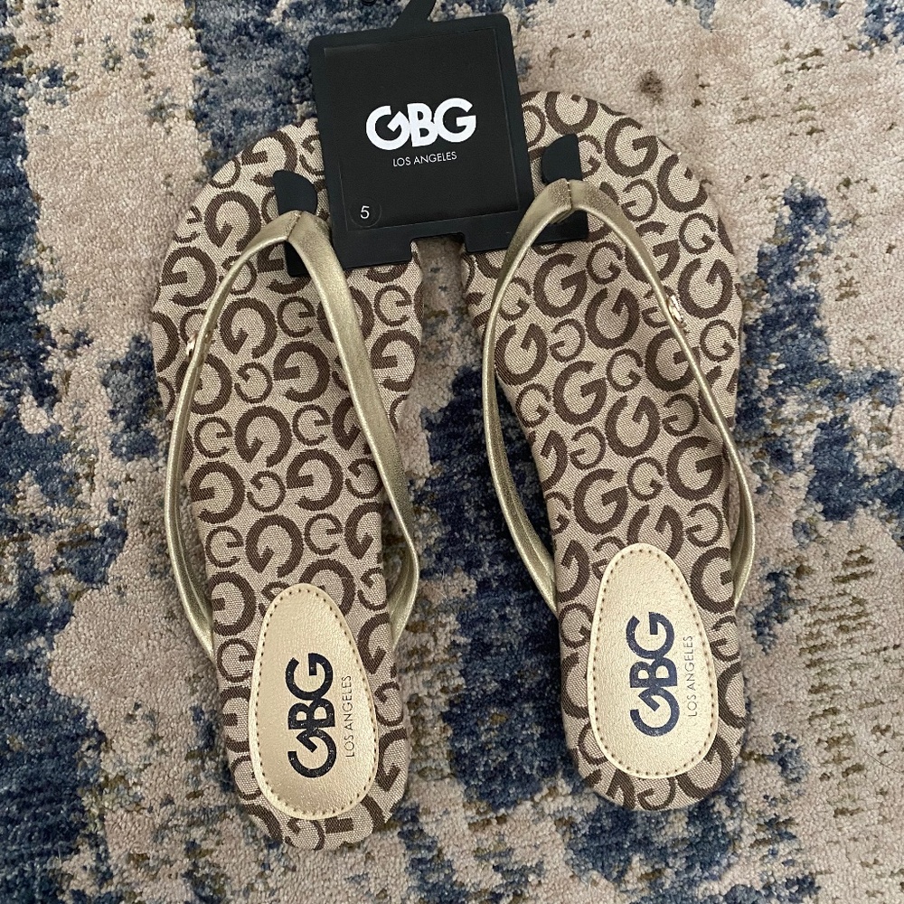 Guess tan and brown sandals